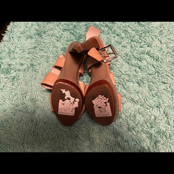 MK heels size 9 - Picture 5 of 5